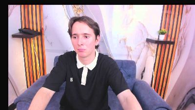 Aaron_LatinMen live from Colombia