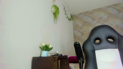 Alika_ live from United States