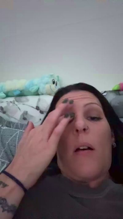 Annespicy live from United States
