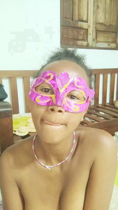 Anniska846382 live from Madagascar