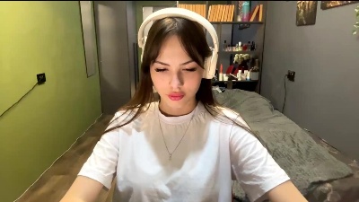 AraVanderwal live from United States