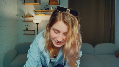 AshtonEgizi live from Czechia