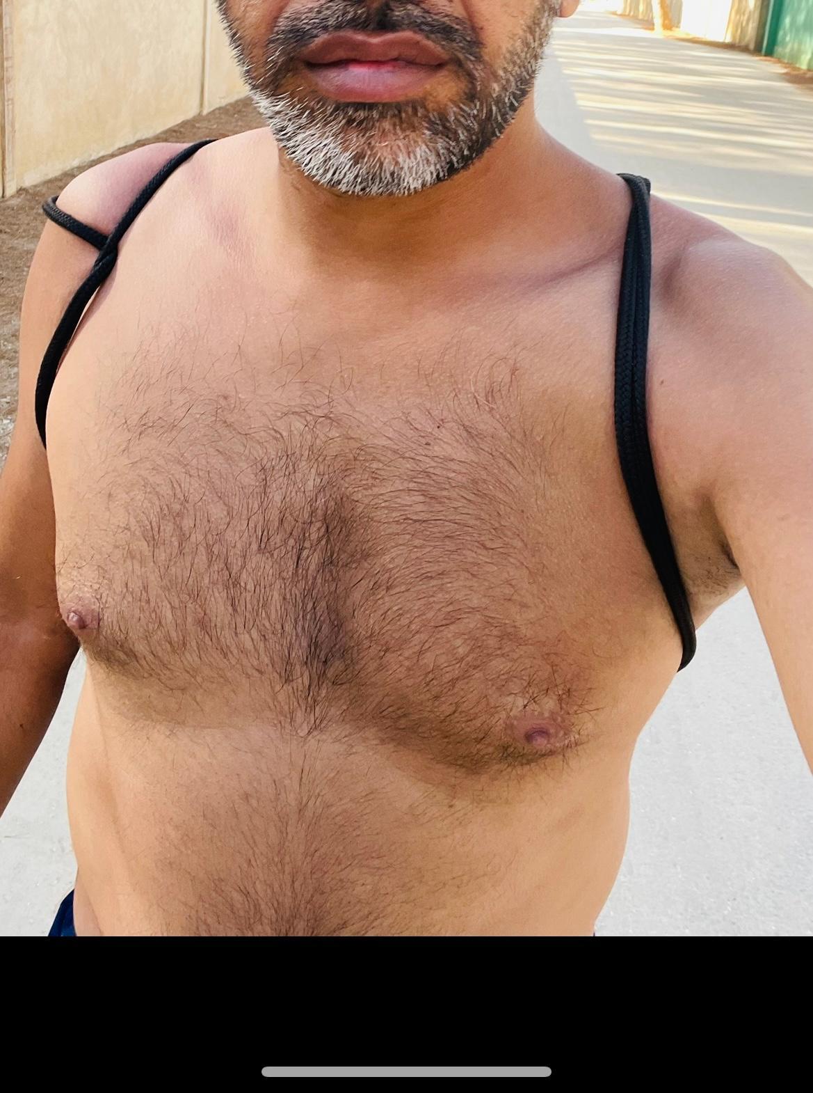 Beargaytr live from France