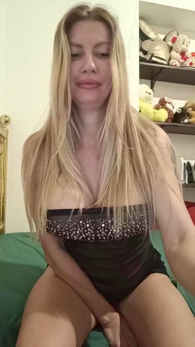 CristalJolie live from Italy
