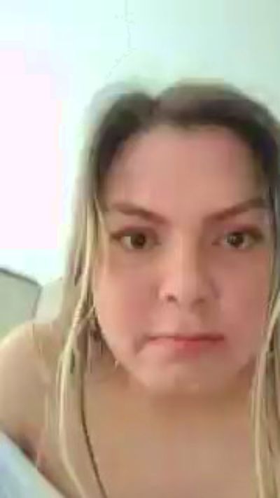 Cynthia94 live from Colombia