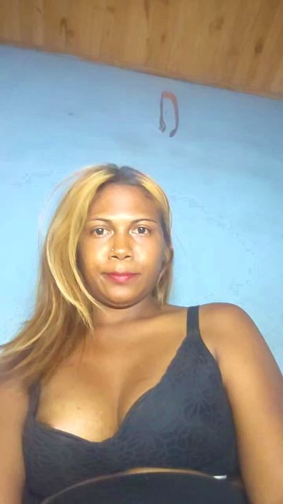 Danielah27 live from Madagascar