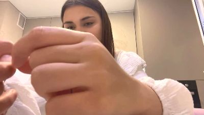 EbonieDevery live from United States