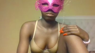 Fitsweetebony live from Kenya