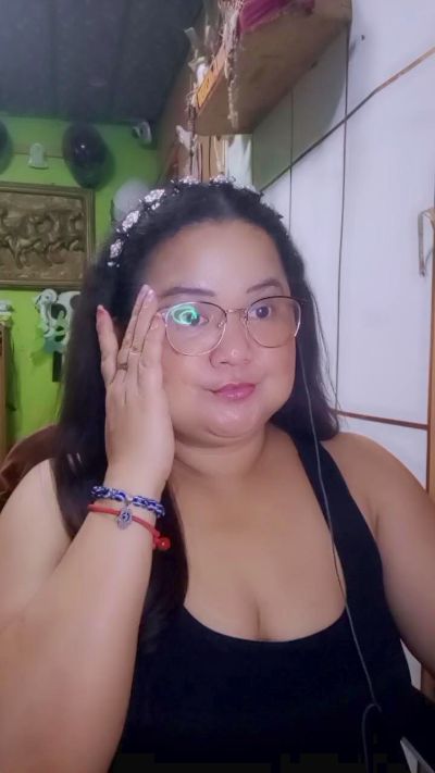 Hornyrosee4you live from Philippines