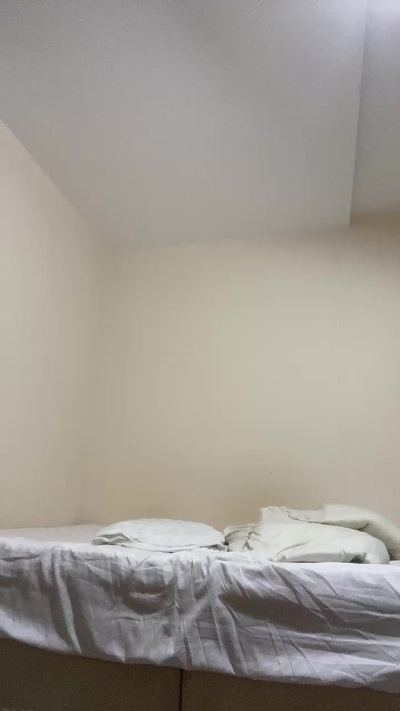 Kaifemboy7 live from United Kingdom