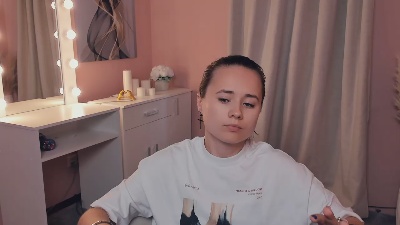 KelleeWitschi live from Poland
