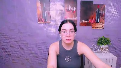 KristenSi_ live from United States