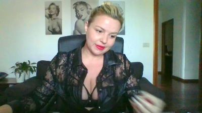 LadyNoLove live from Italy