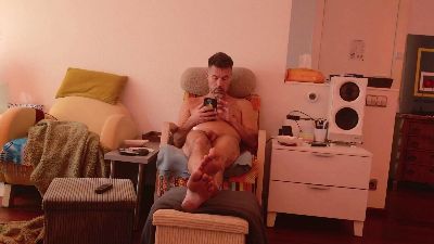 LennyNaakt live from Netherlands