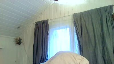 M3lindaF live from Finland