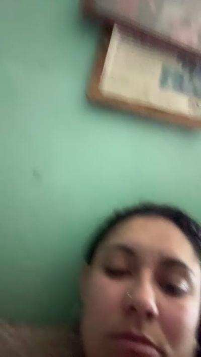 Maguii27 live from Argentina