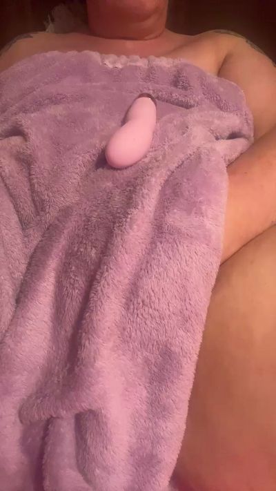 MissKors live from United Kingdom