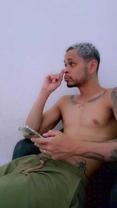 Mlk_dotado203 live from Brazil