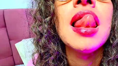 PinkyNova live from Colombia