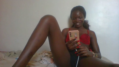 Queen_grashia live from Kenya