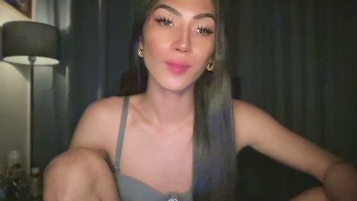 Simmi_Simmi live from United States