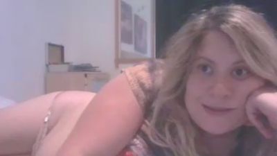 Sophiebabe1 live from United Kingdom