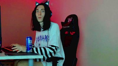 Young_nymph live from United States