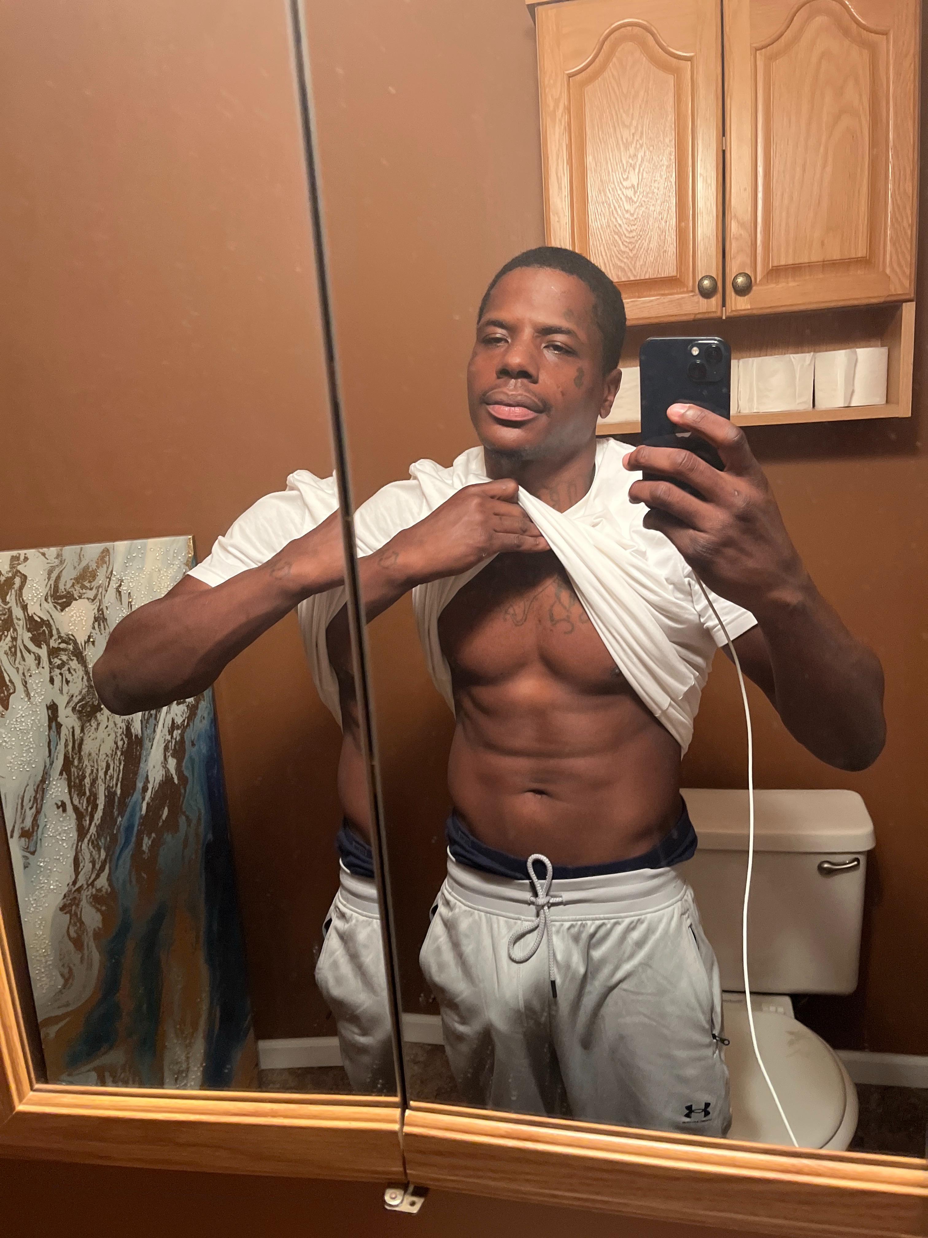 Youngpipe69 live from United States