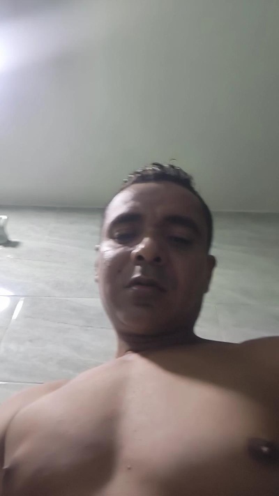 andres11295786 live from Colombia