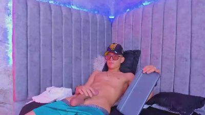 axel_bigcock22 live from Colombia