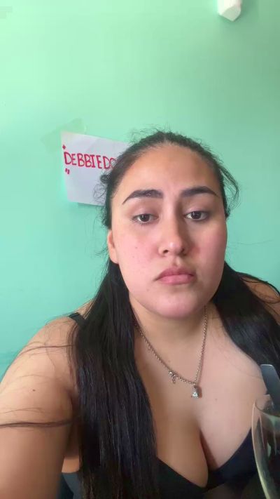debbie22l live from Argentina