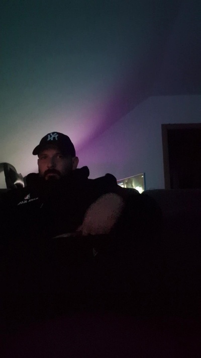 donchriiis live from Switzerland