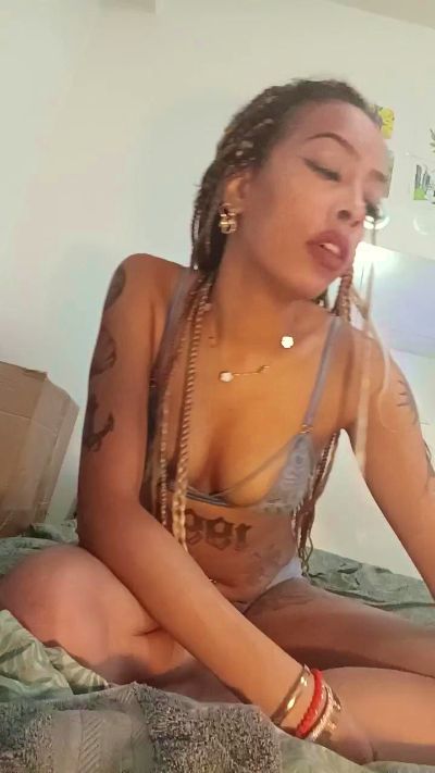 elleblue_sexy live from France