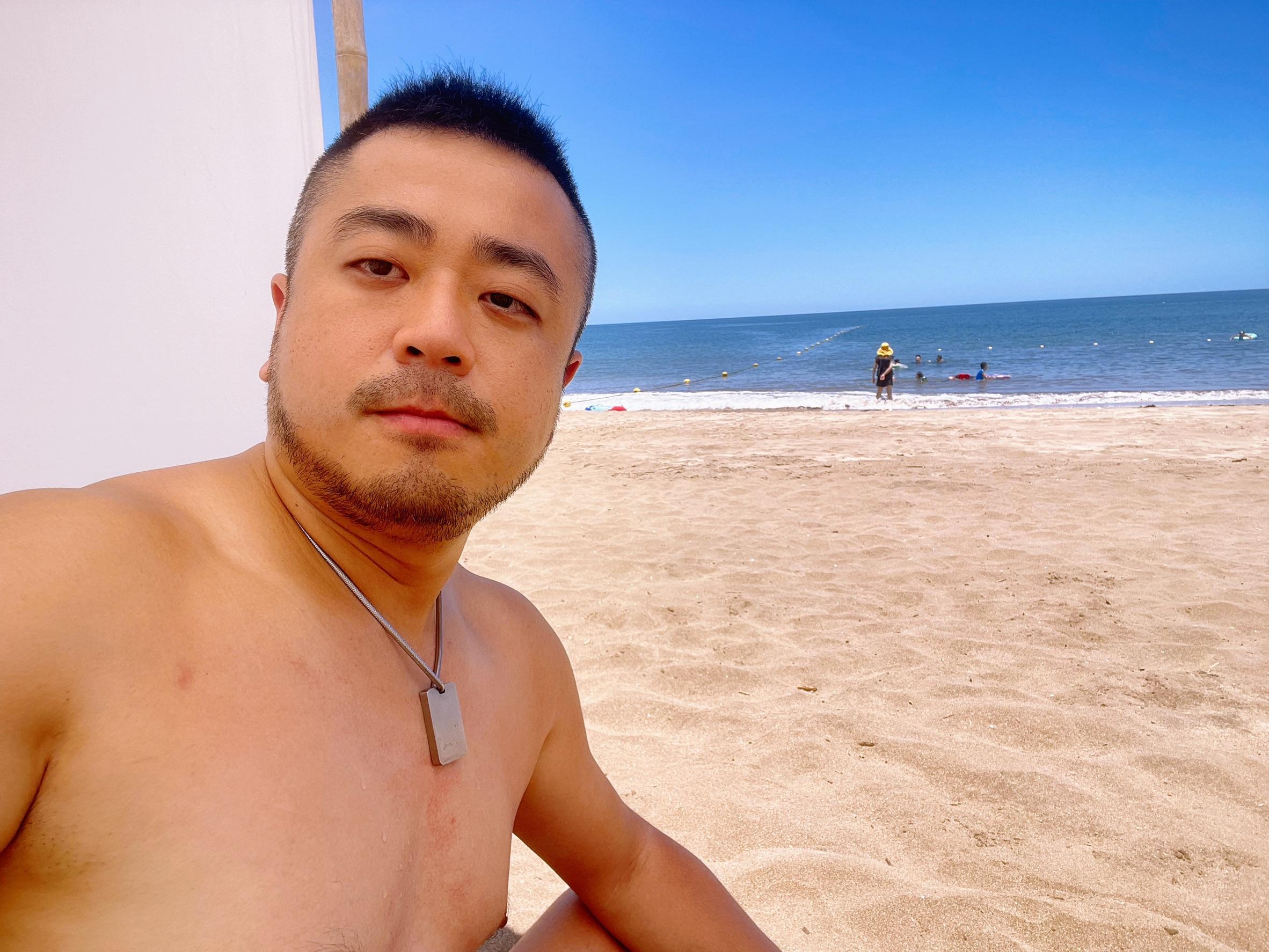 heylinyy live from Taiwan