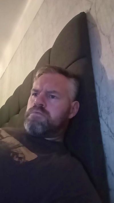 jonnyx5 live from United Kingdom