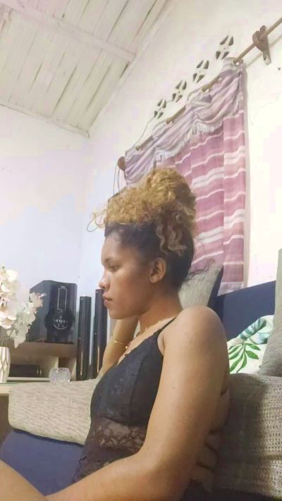 larissa3354 live from Madagascar