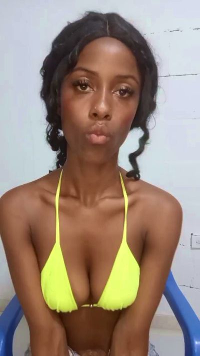 lesly_model live from Colombia
