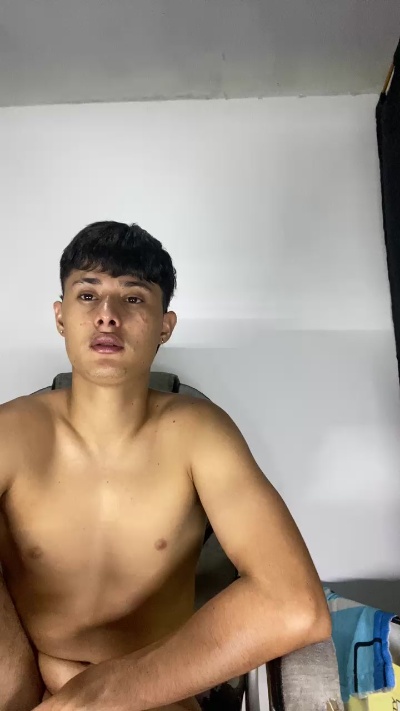 neider777 live from Colombia