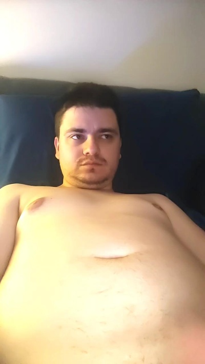 sexyguywhore18 live from United Kingdom