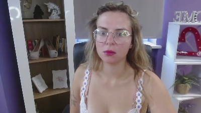 xZoey live from United Kingdom